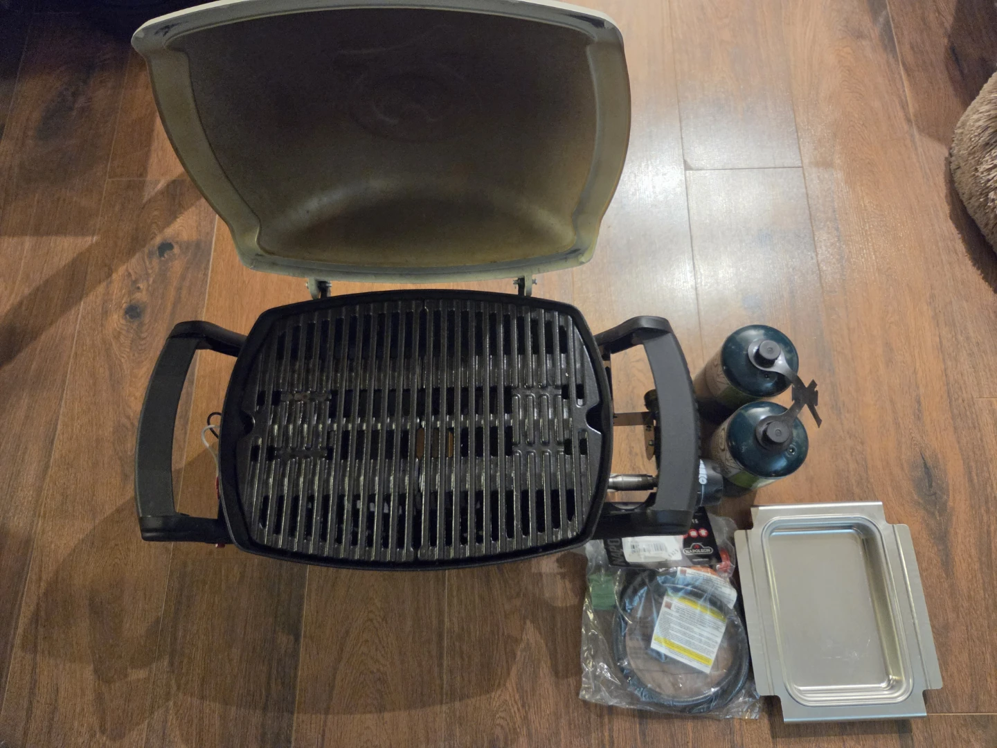 Weber Q 1000 Portable 1 Burner Liquid Propane BBQ Grill - photo 4