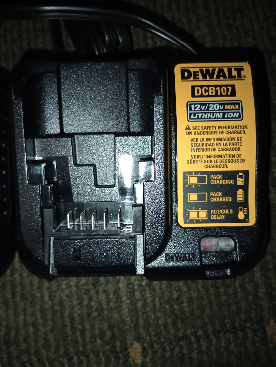 DEWALT DCB107 12V/20V MAX Lithium Ion Battery Charger