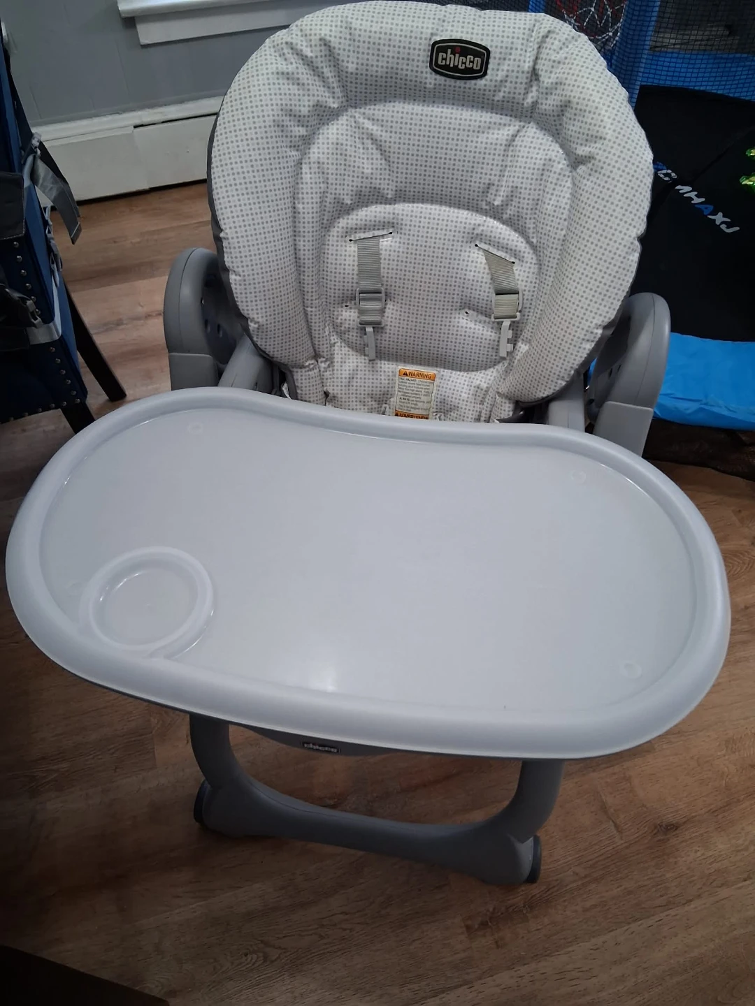 Chicco High Chair with Tray - photo 2