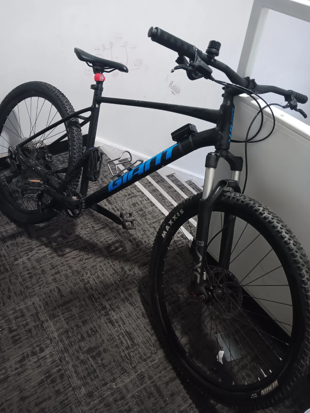 Giant Mountain Bike - photo 2