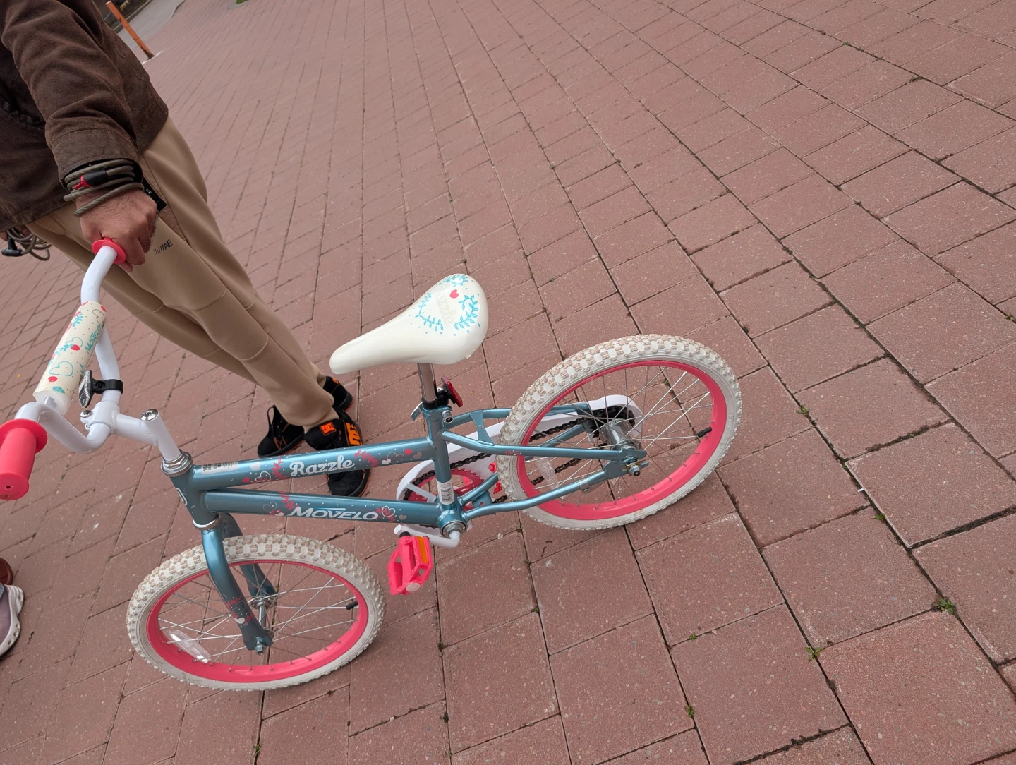 Movelo Razzle Kids Bike - photo 5