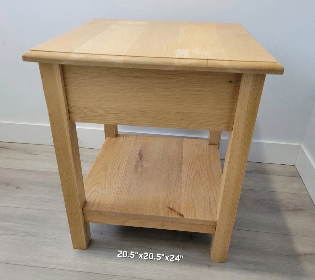 Very Nice Wooden End Table with Shelf. - photo 2