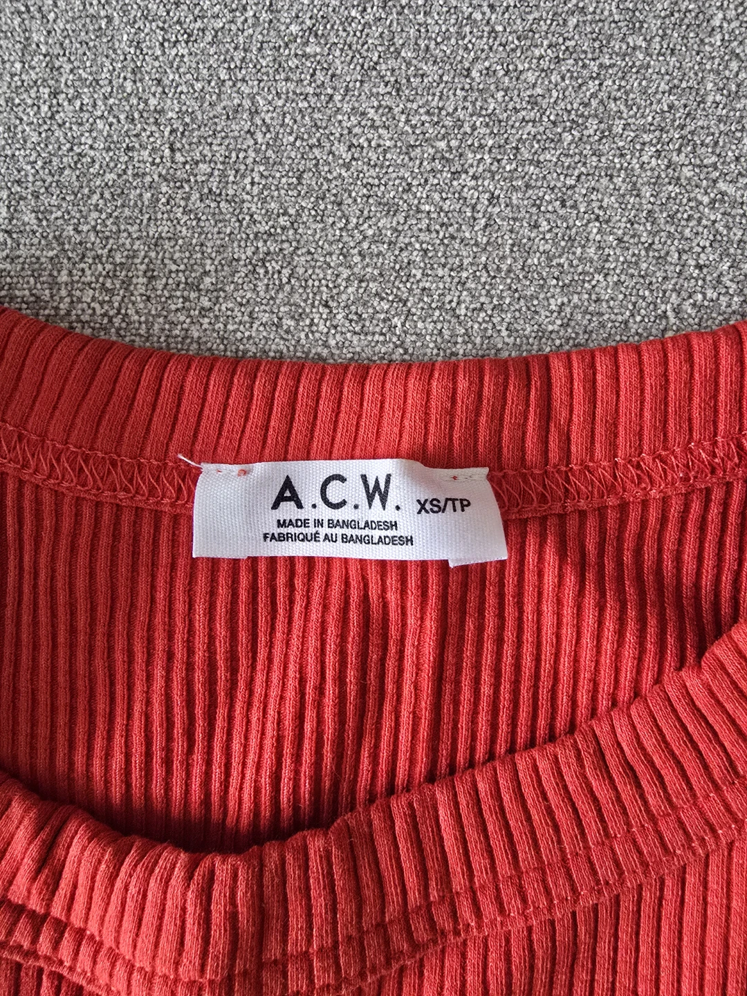 Bundle of 3 Women's Tops - photo 2