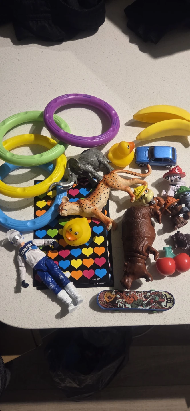 Assortment of small toys - photo 2