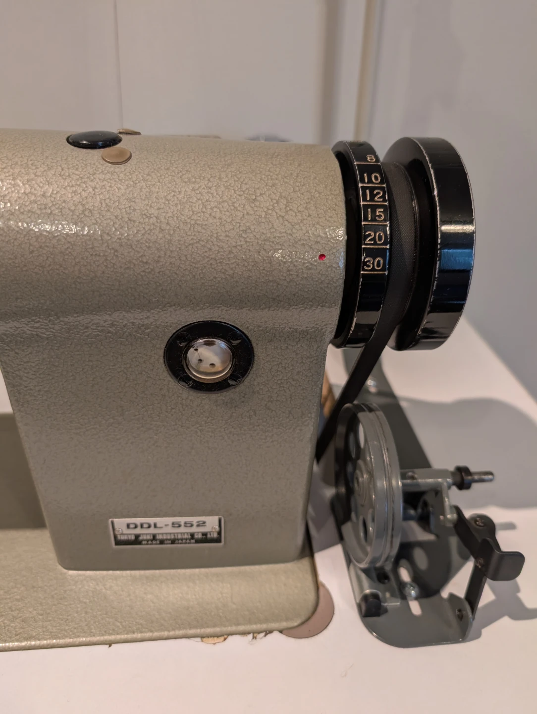 JUKI DDL-552 Industrial Sewing Machine - photo 4