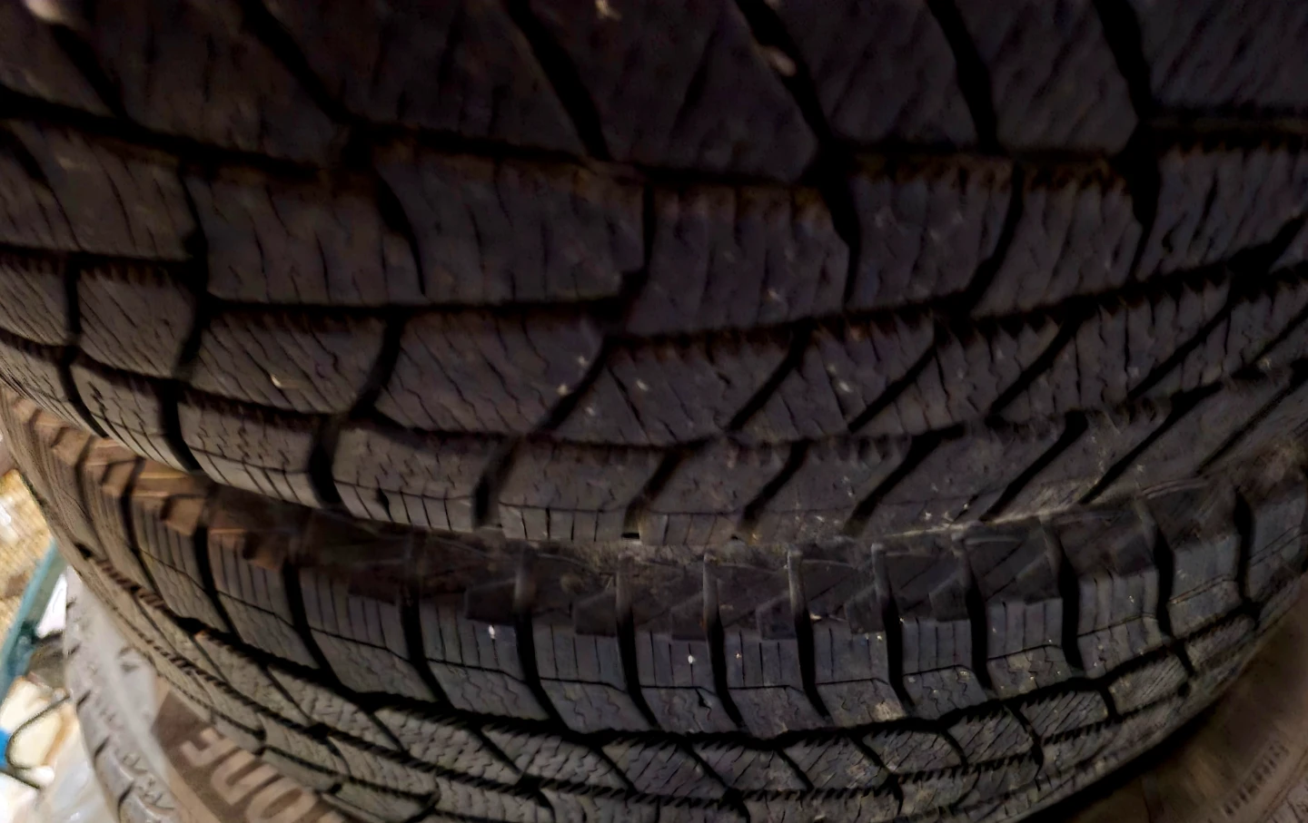 Very Good Pair of 2 Motomaster tires Size 175 65 R14 M+S *DEAL* - photo 2