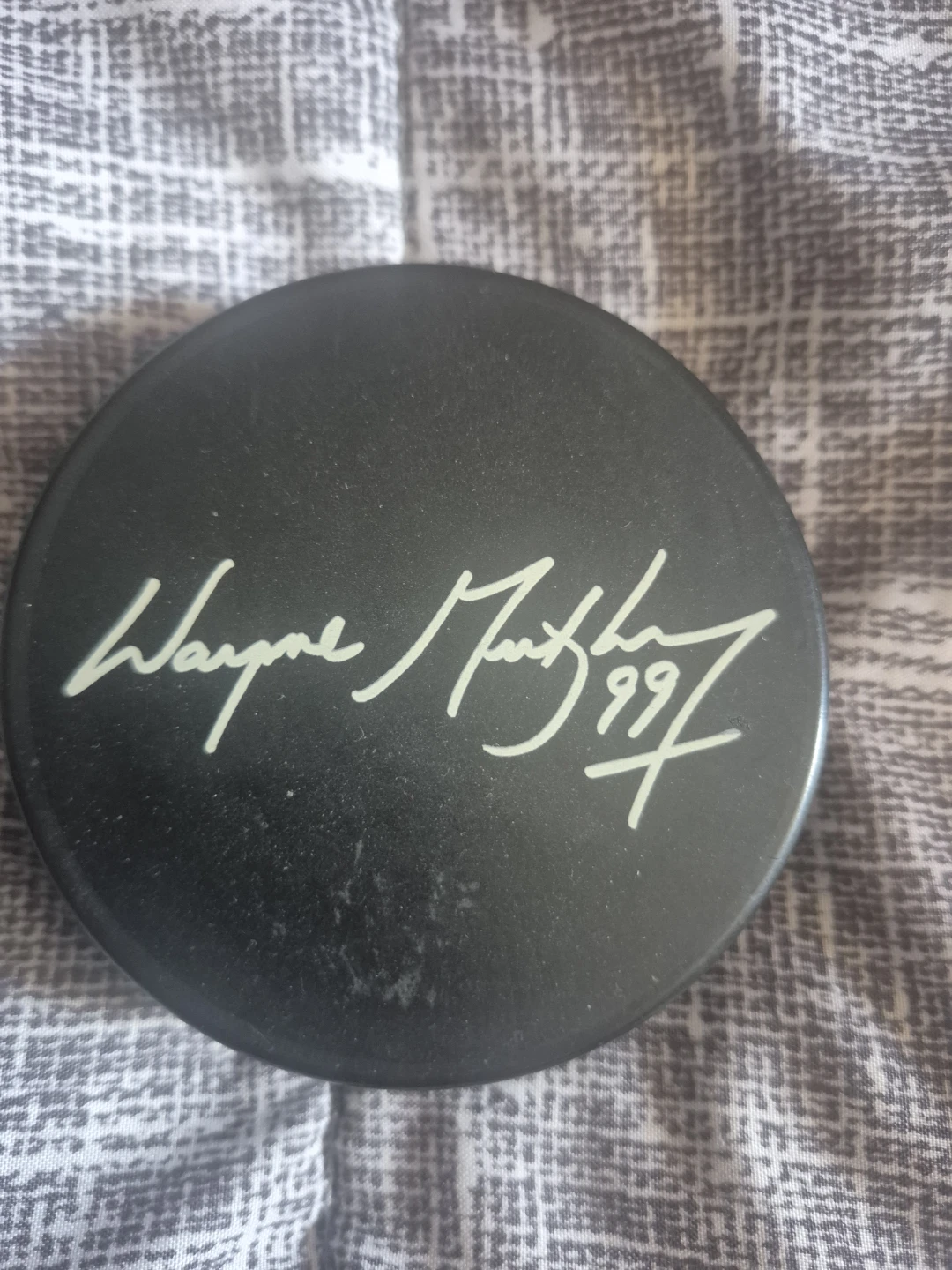 Wayne Gretzky "99" Autographed Hockey Puck - photo 2