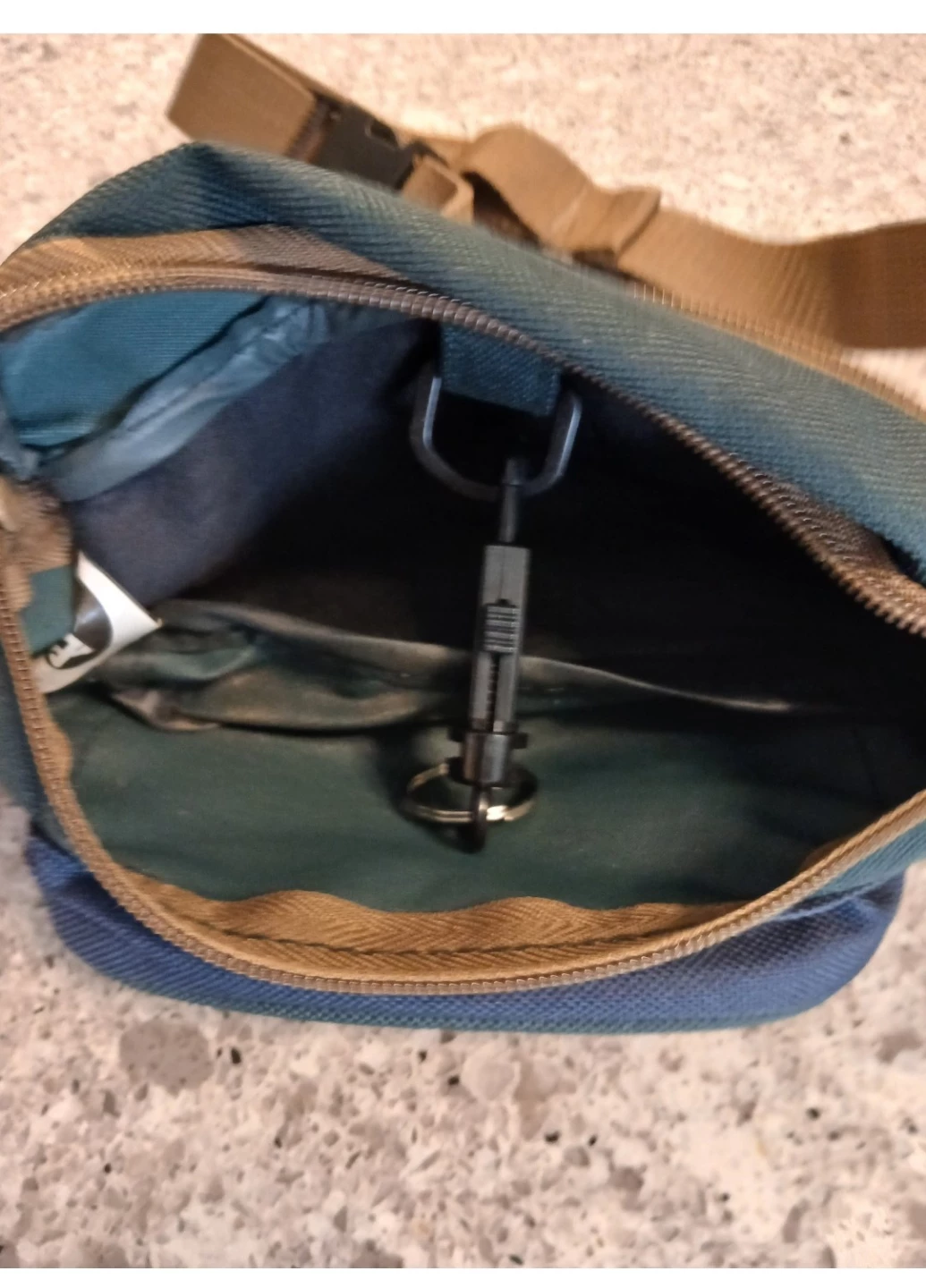 Lynx Fanny Pack / Bum Bag. It's available . Pick up ONLY. - photo 2