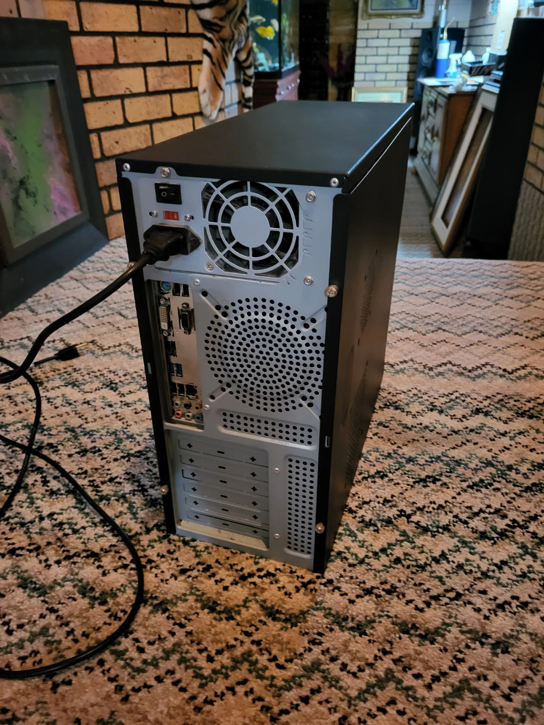 Computer with windows 7 DVD works great - photo 2
