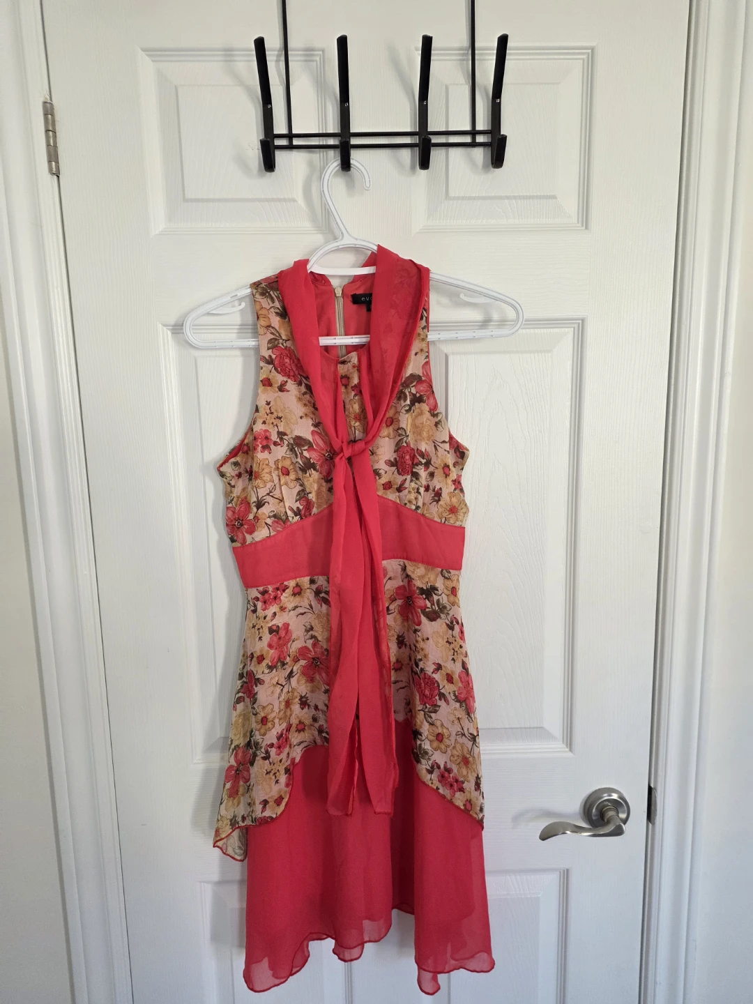 Floral dress with tie neck | Color: pink | Size: 8