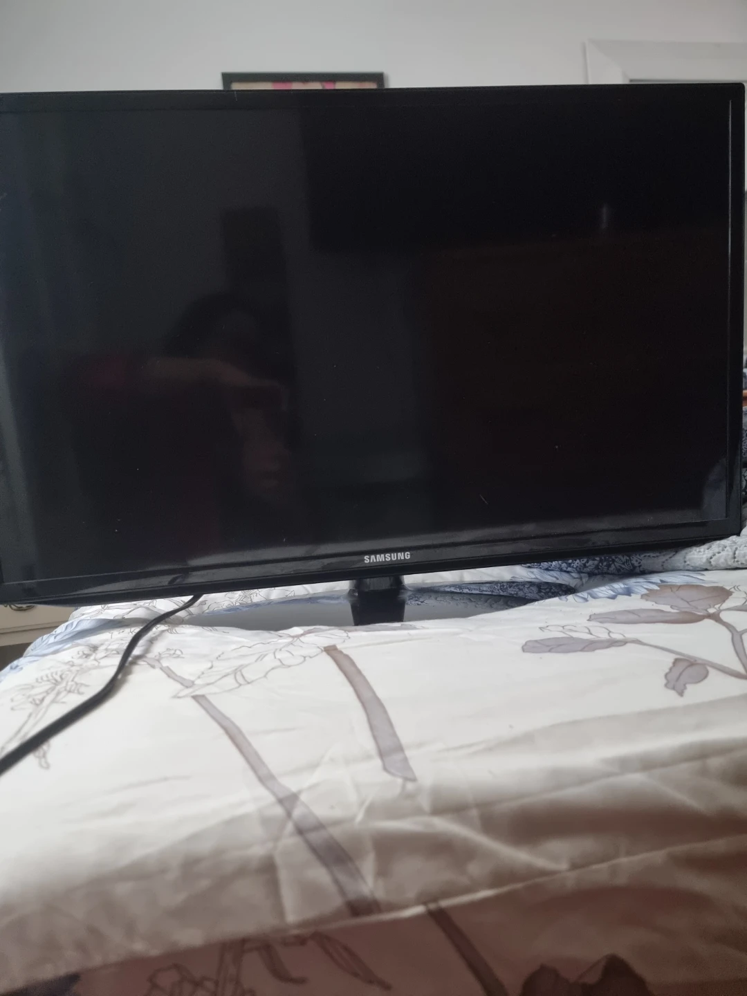 Samsung UN32EH4300F 32-inch TV - photo 2