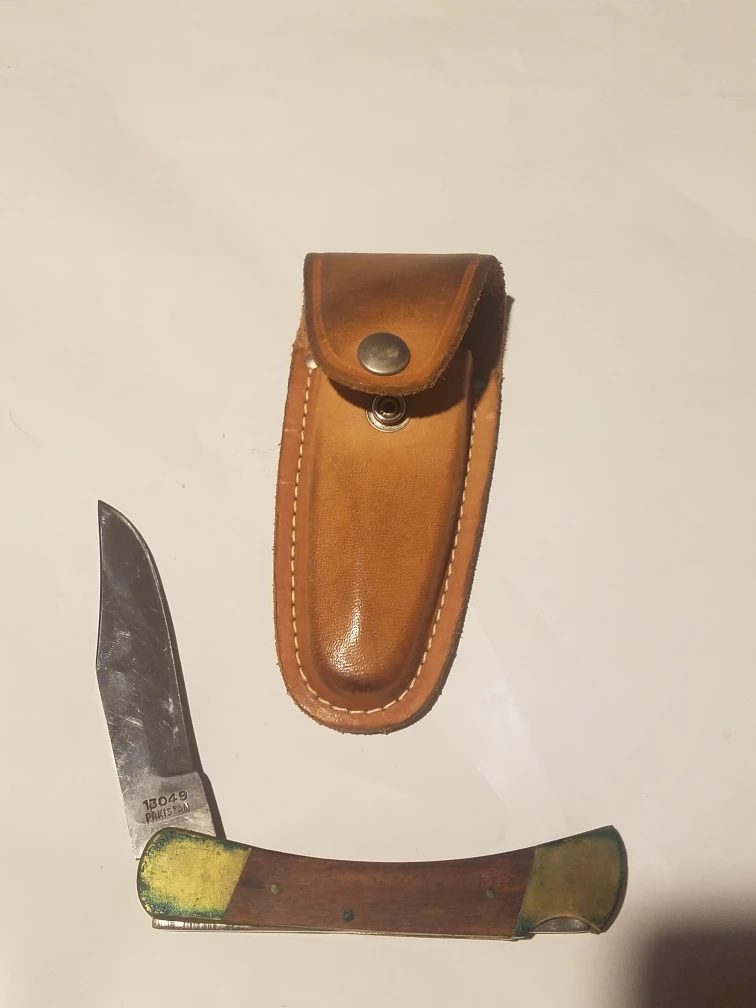 Pocket Knife with Leather Sheath