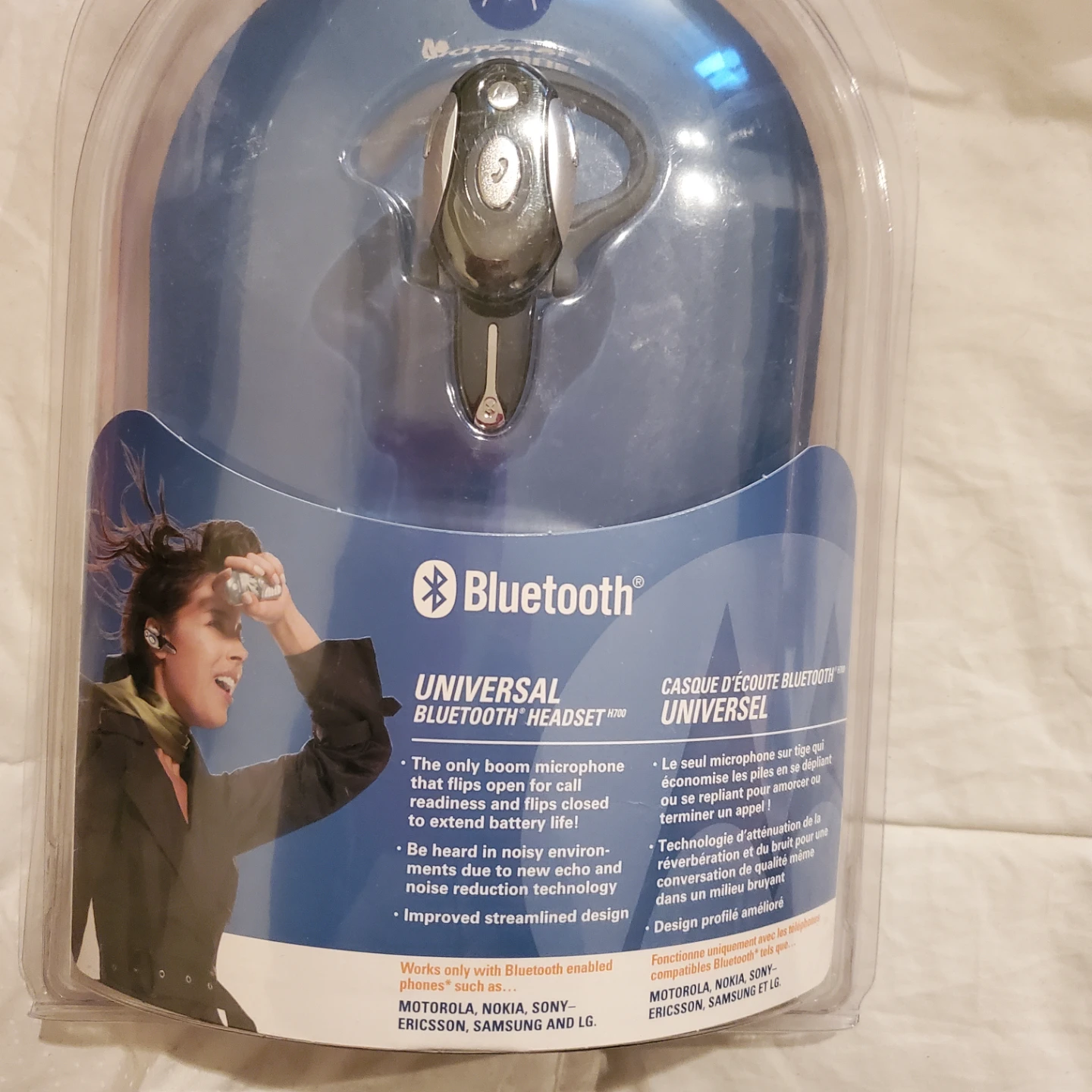 Motorola H700 Universal Bluetooth Headset
