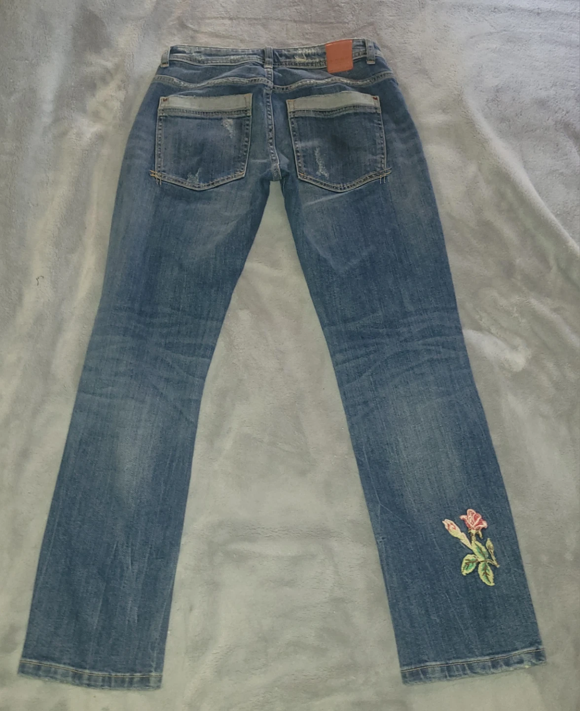 ZARA BASIC DENIM Jeans Size 32 embroidered floral - photo 2