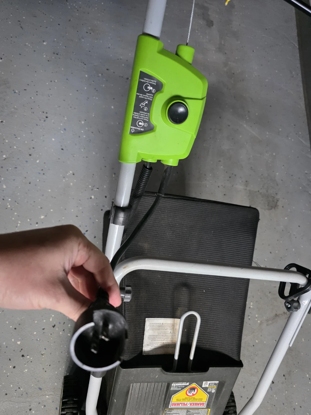 Greenworks 16inch 10 Amp corded Mower - photo 4