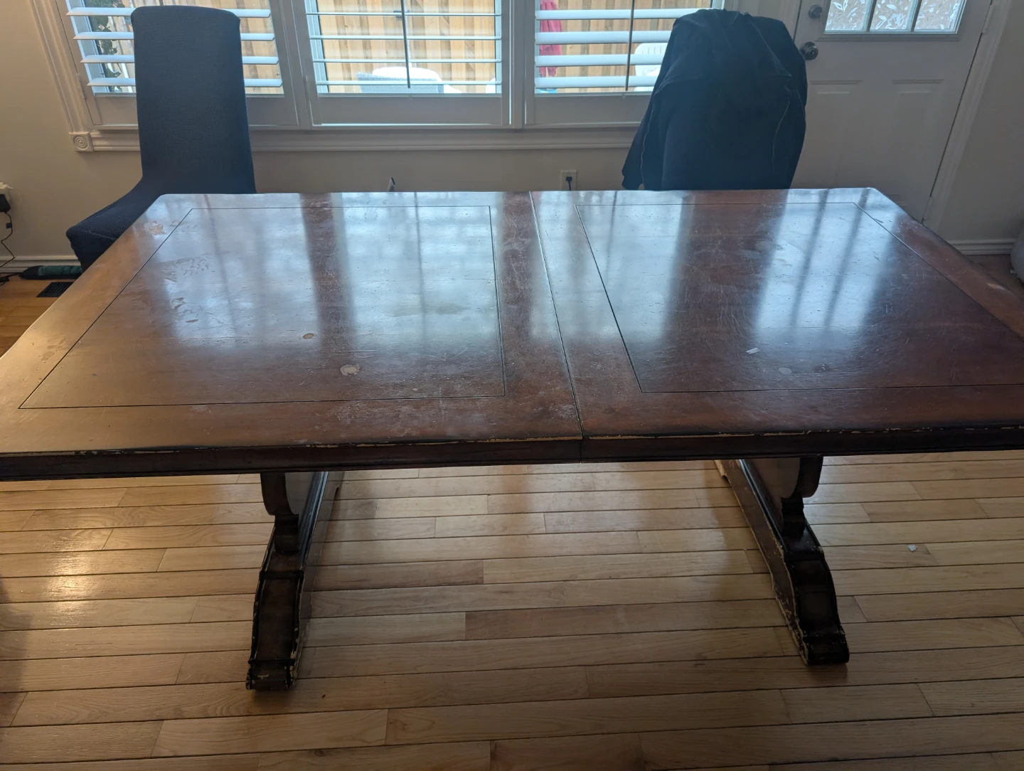 Wooden Dining Table with Extendable Leaf