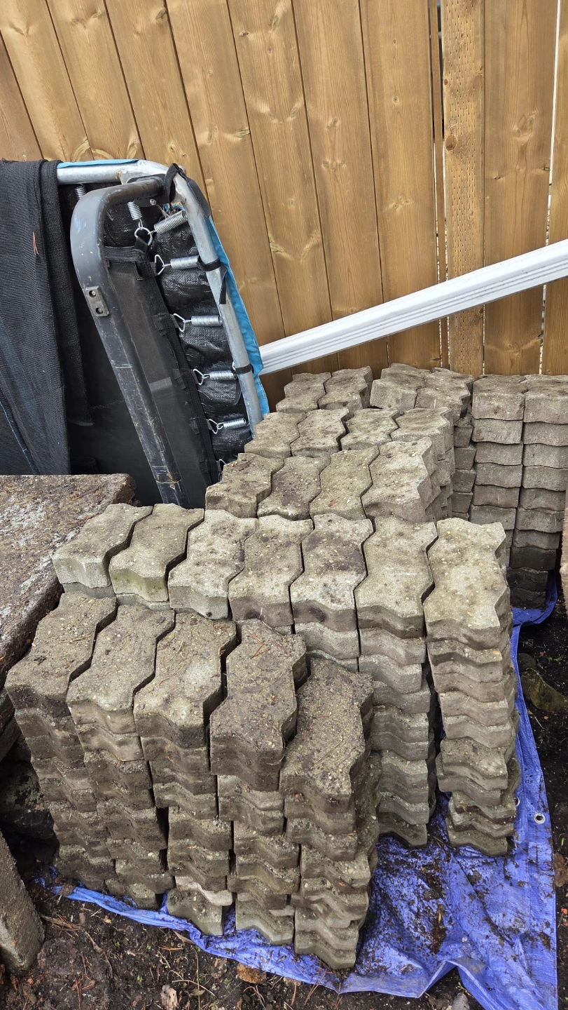 Interlocking Concrete Pavers - photo 2