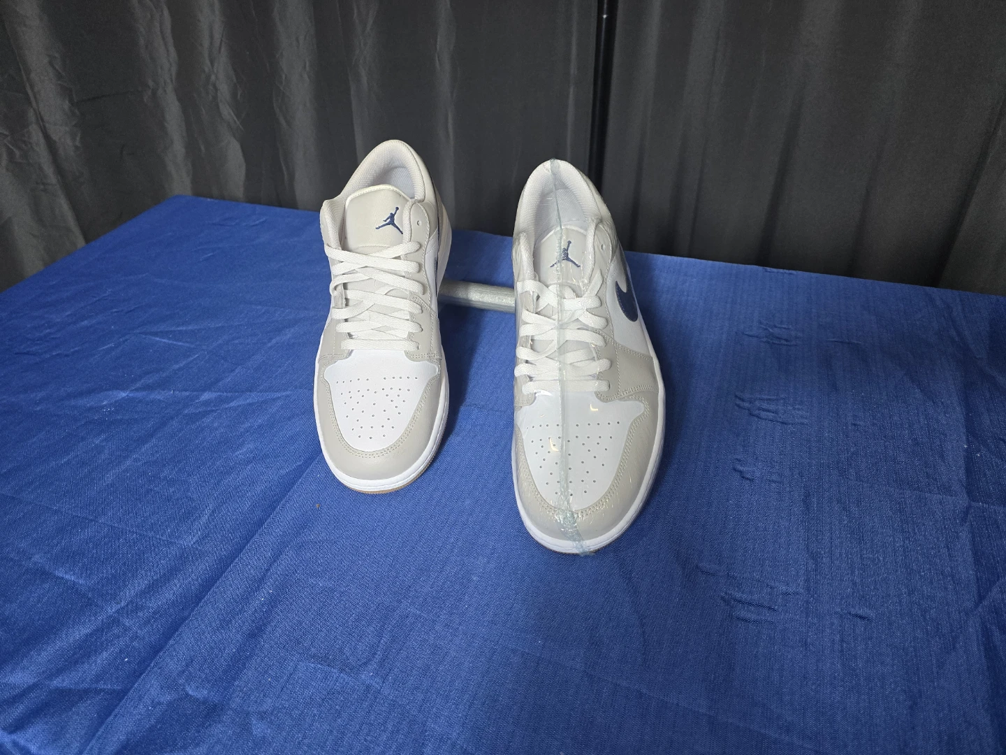 Air Jordan 1 Low SE 'Canyon Khaki' Sneakers - photo 3