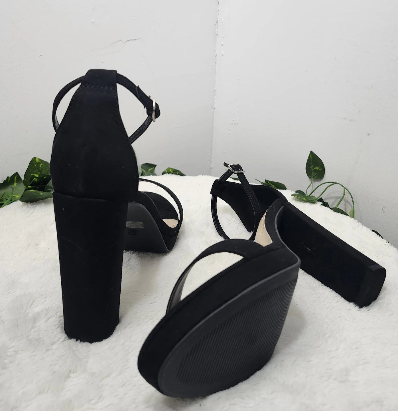 Fashion Nova Black Suede Block Heels - photo 3