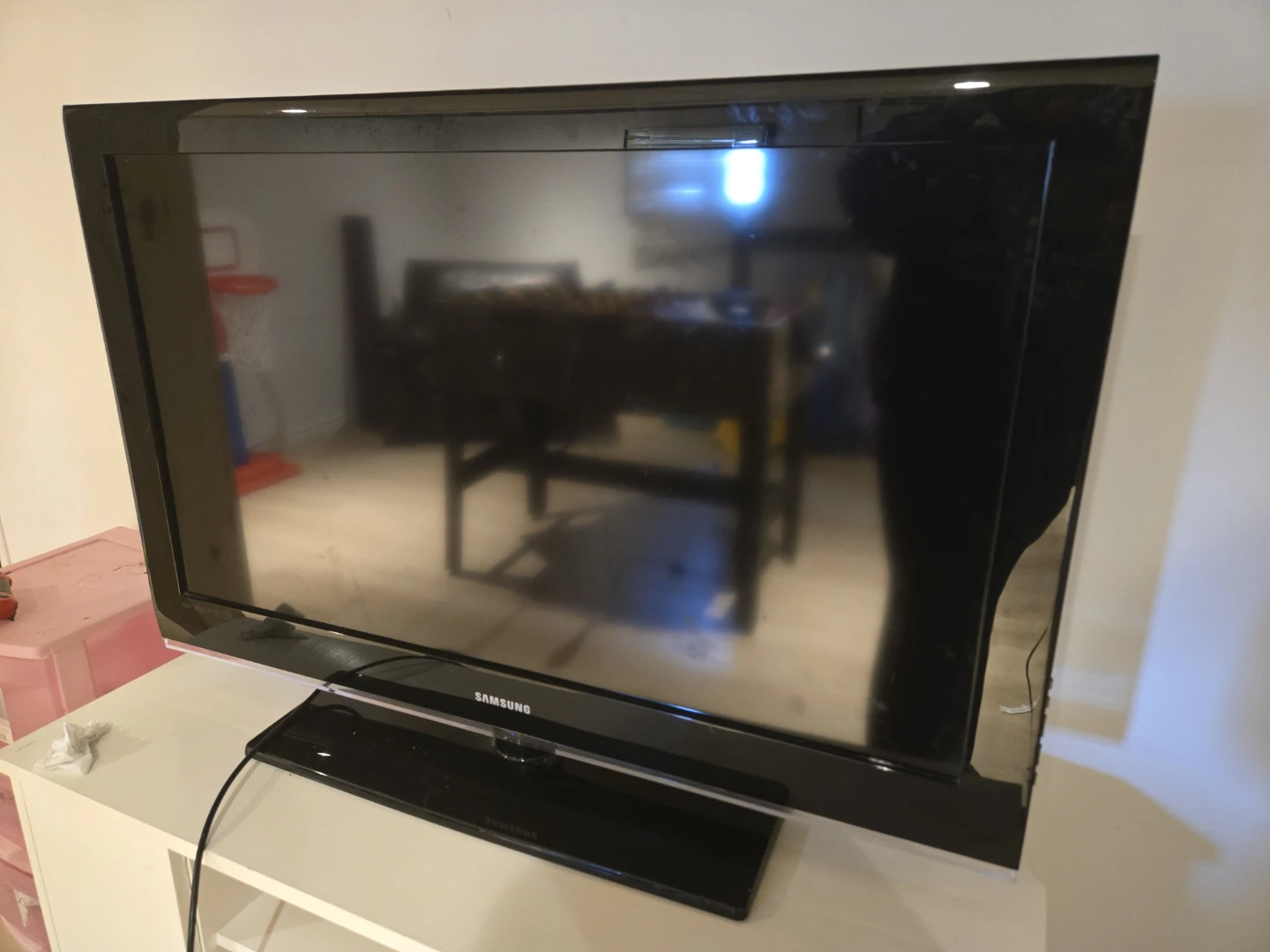 Samsung 40" Flat Screen TV