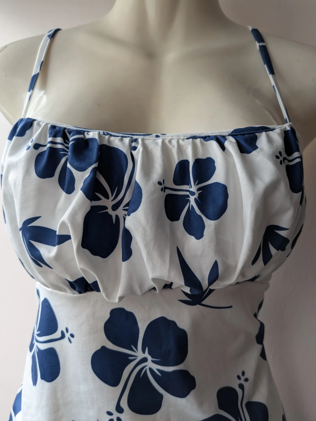 White & Blue Hibiscus Print Sundress - photo 4