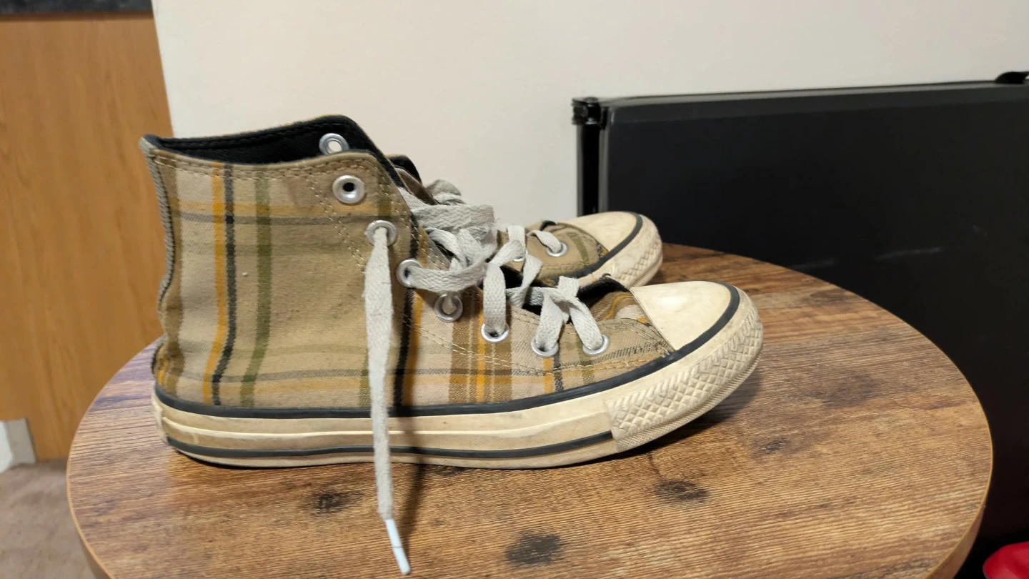 Chuck Taylors High Tops Size 6 - photo 3