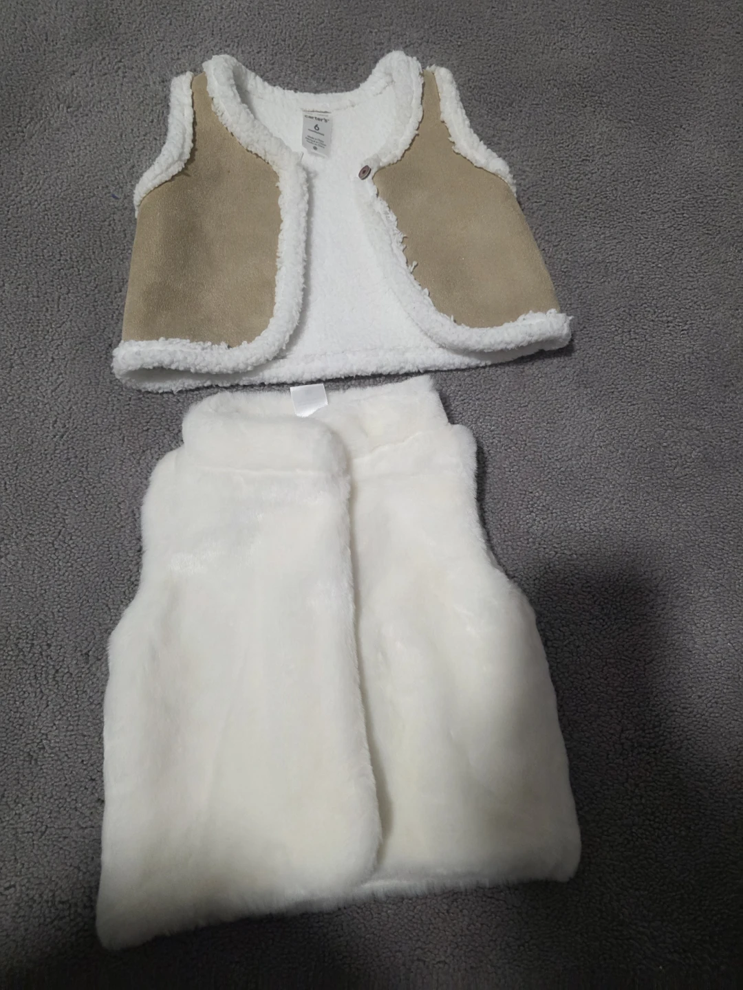 Carter's Baby Girl Vest Set (Size 6m)