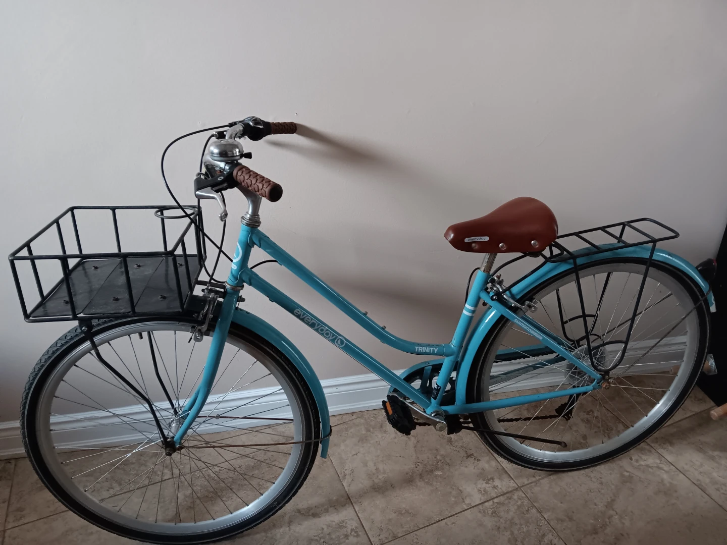 Everyday Trinity Women's Hybrid Bike