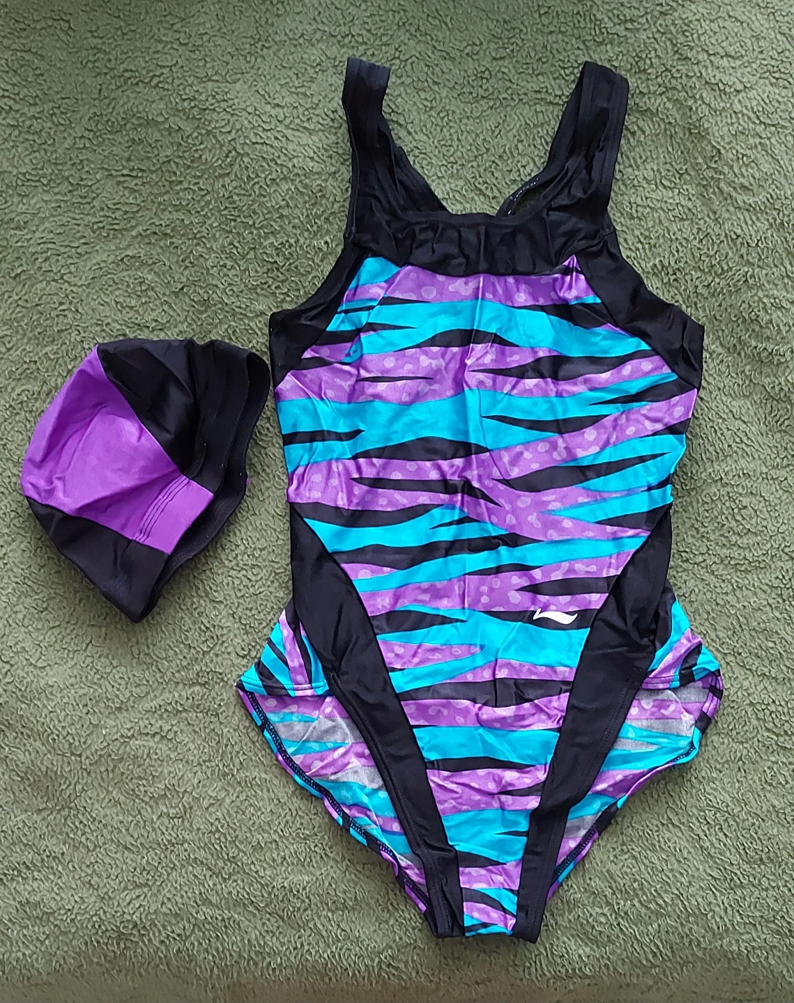 Li-Ning Women's Swimsuit and Cap Set