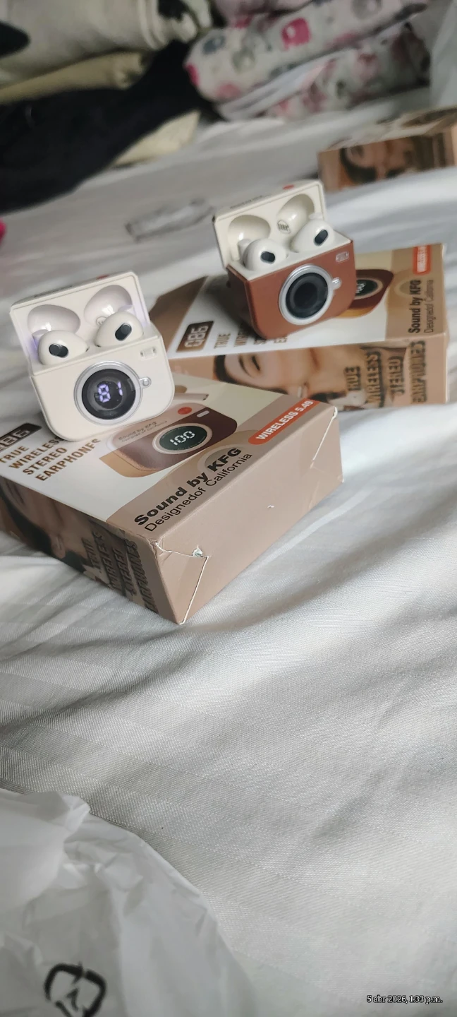 True Wireless Stereo Earphones Camera Case - photo 5