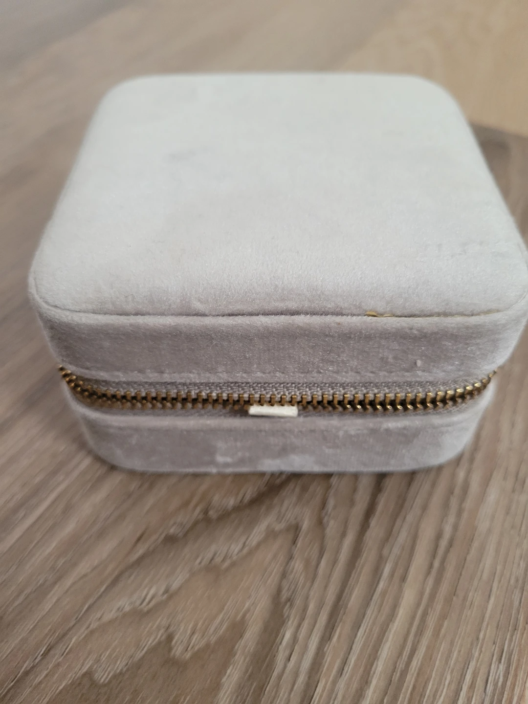 Benevolence Los Angeles White Faux Suede Jewellery Box - photo 2