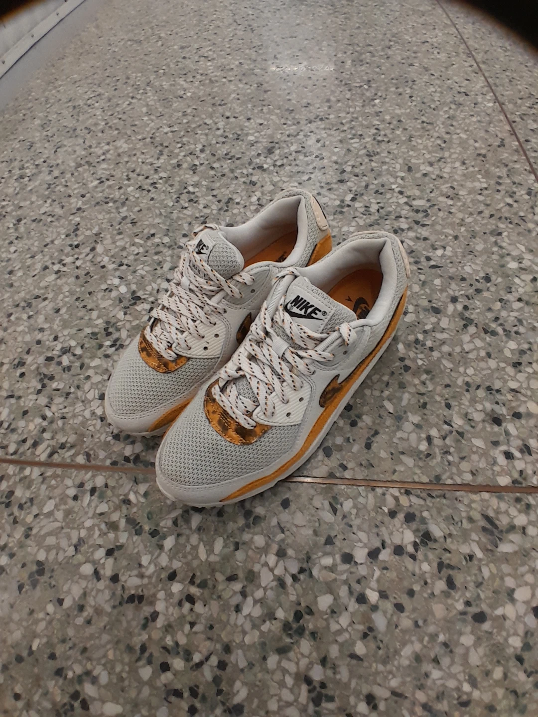 Nike Air Max 90 Sneakers Size 8 - photo 4