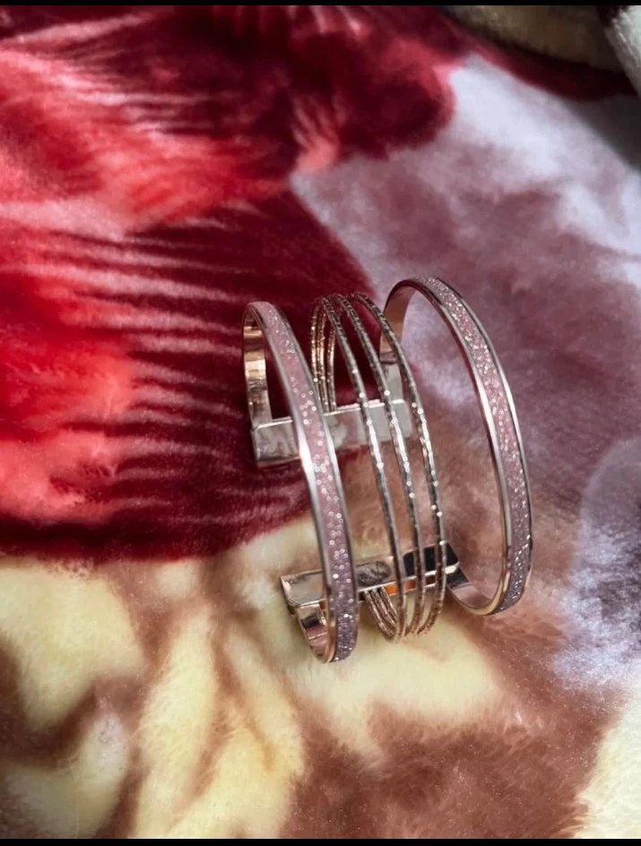 Sparkly Cuff Bracelet - photo 3