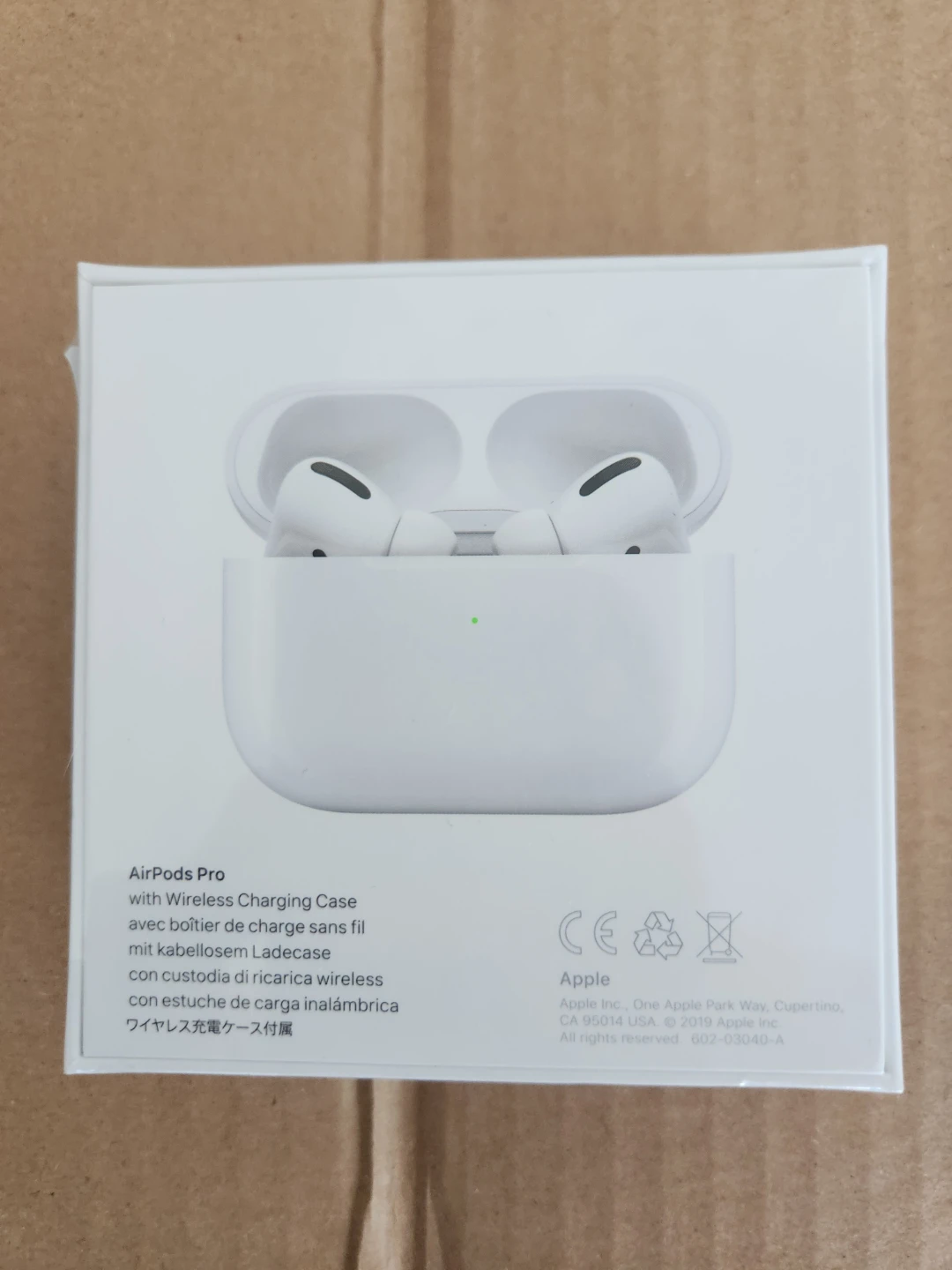 Apple AirPods Pro 1st Gen Wireless Charging Case - photo 4