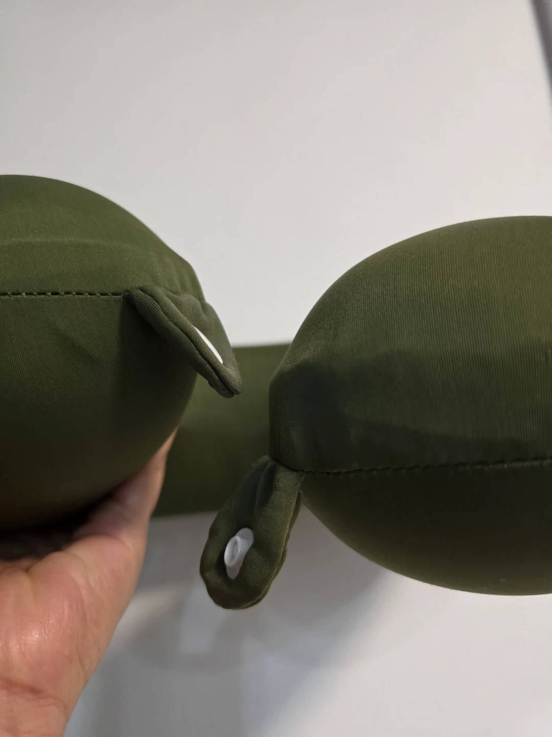 Miniso neck pillow - dark (olive?) green - photo 3