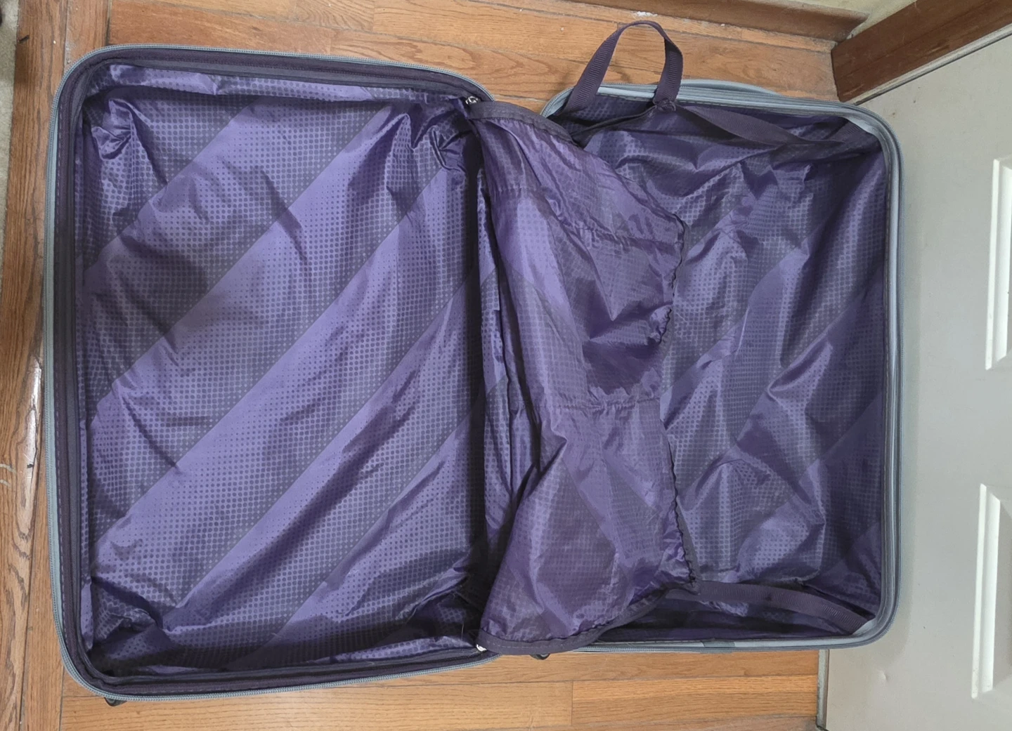 Purple IT Luggage Spinner Suitcase - photo 5