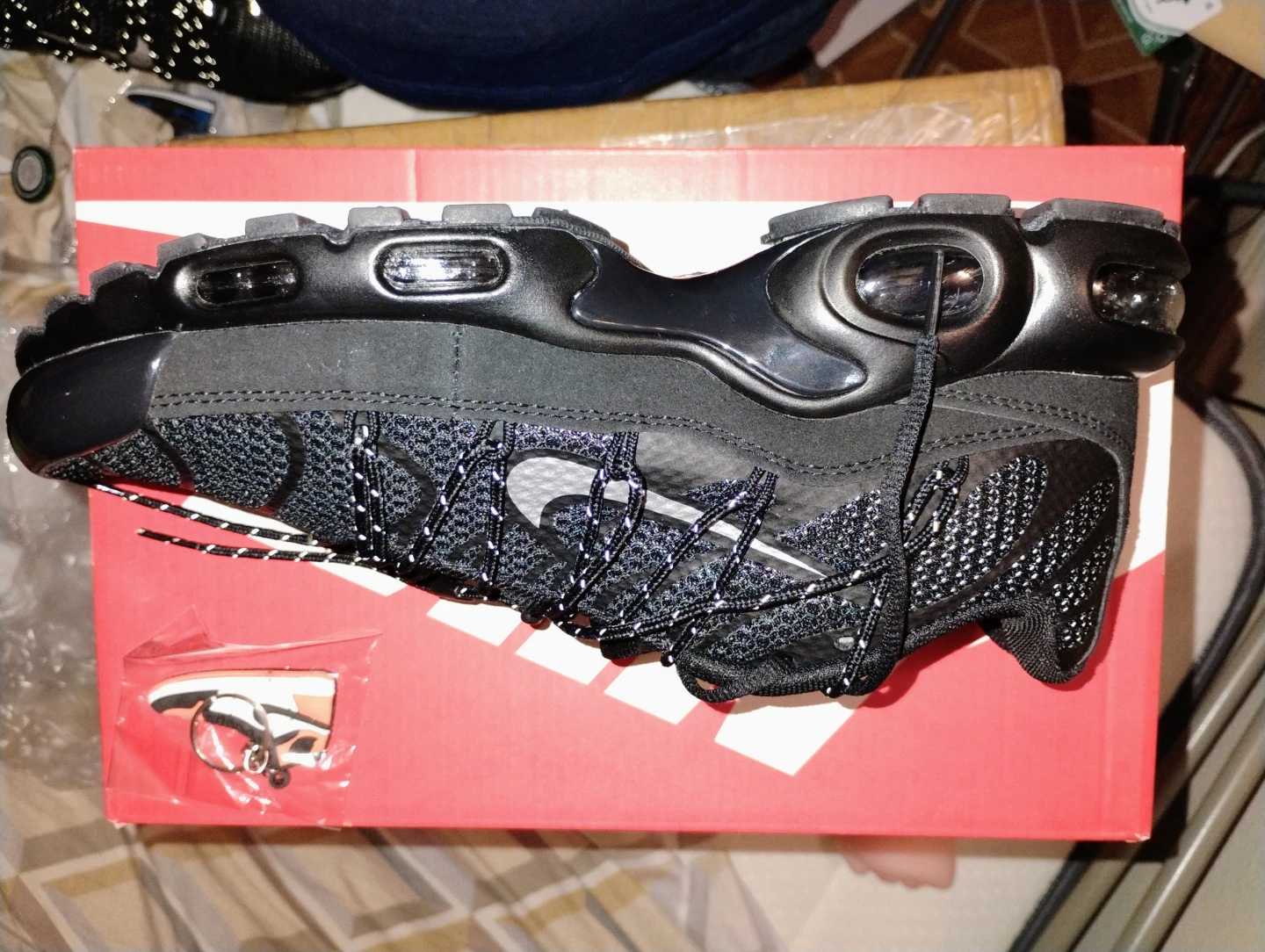 Nike Air Max Plus Black/Silver Running Shoes Size 9.5 - photo 4