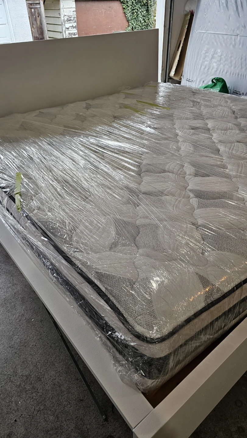 King size mattress - photo 2