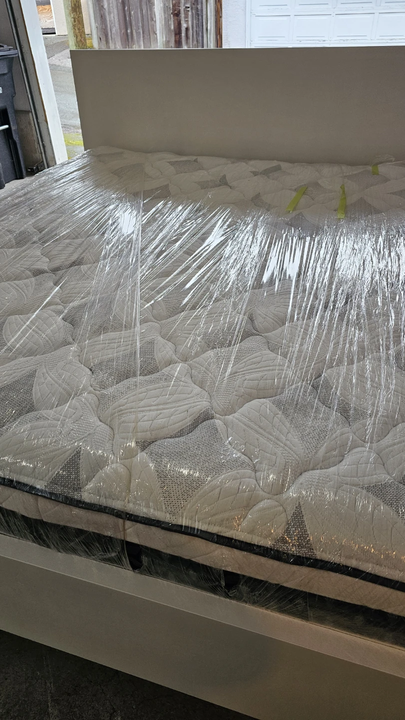 King size mattress - photo 3