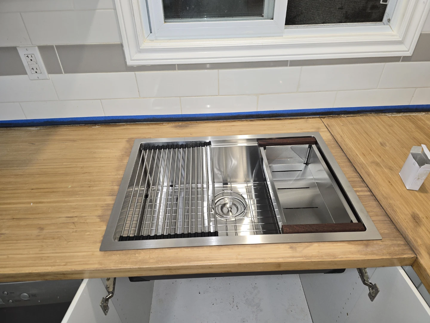Stainless Steel Kitchen Sink with Drying Rack and Drainboard