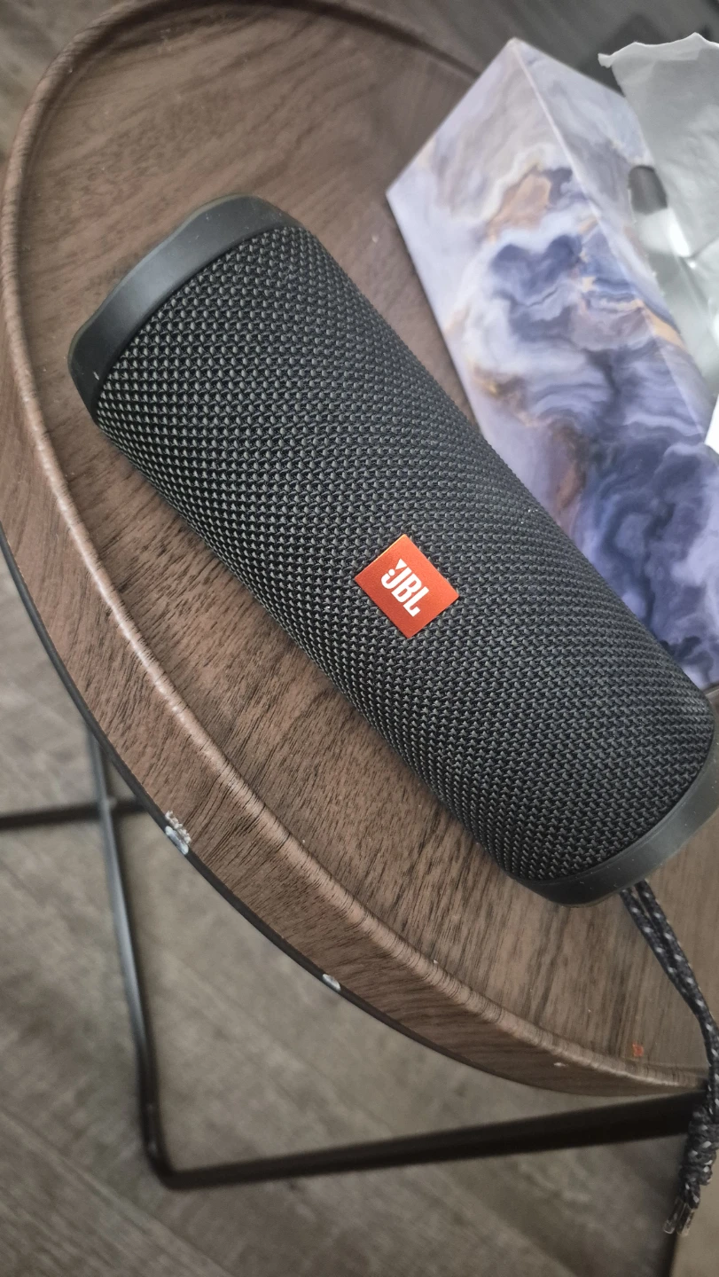 JBL Flip 4 Portable Bluetooth Speaker