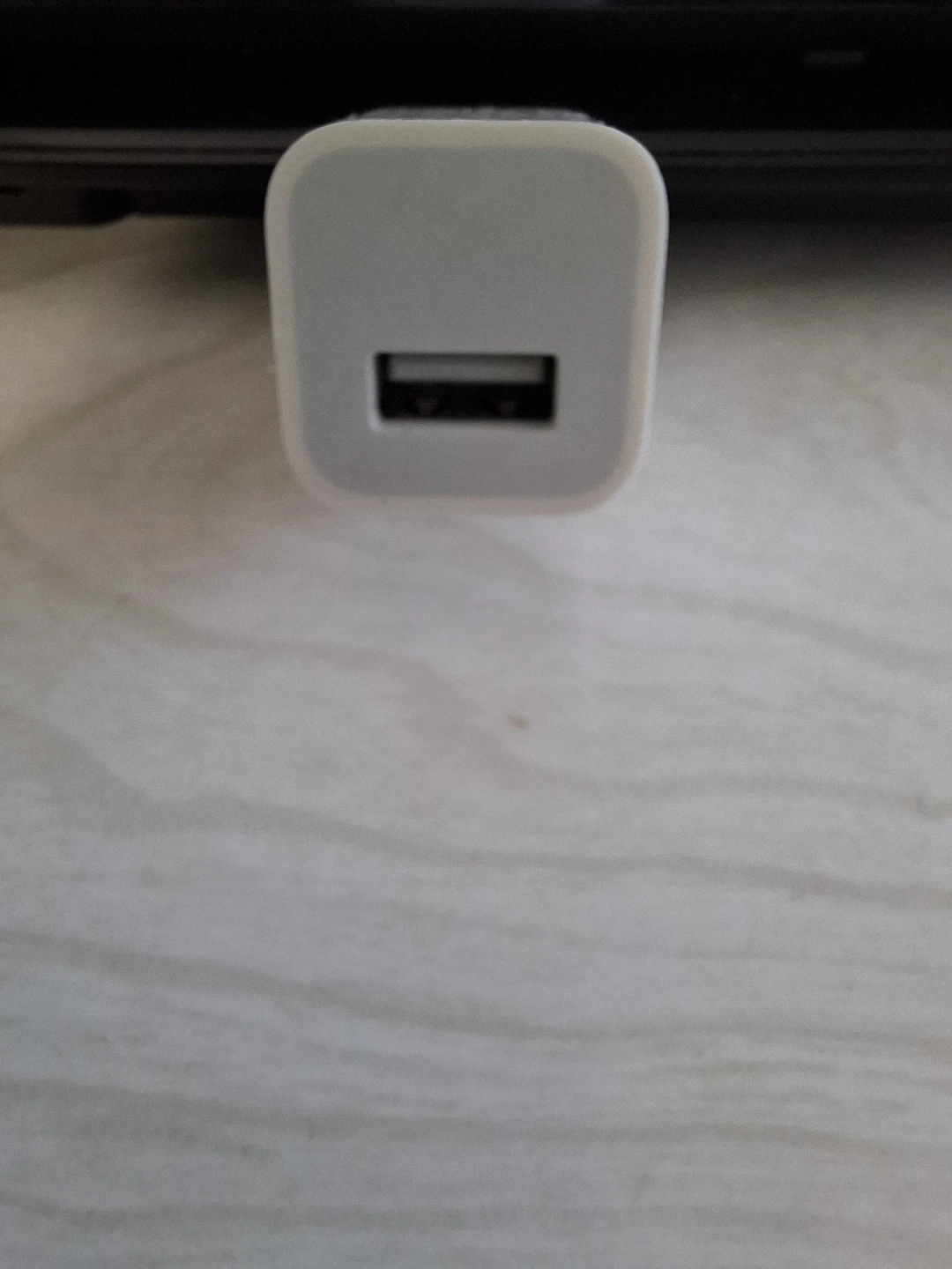Apple USB Power Adapter 5W A1385