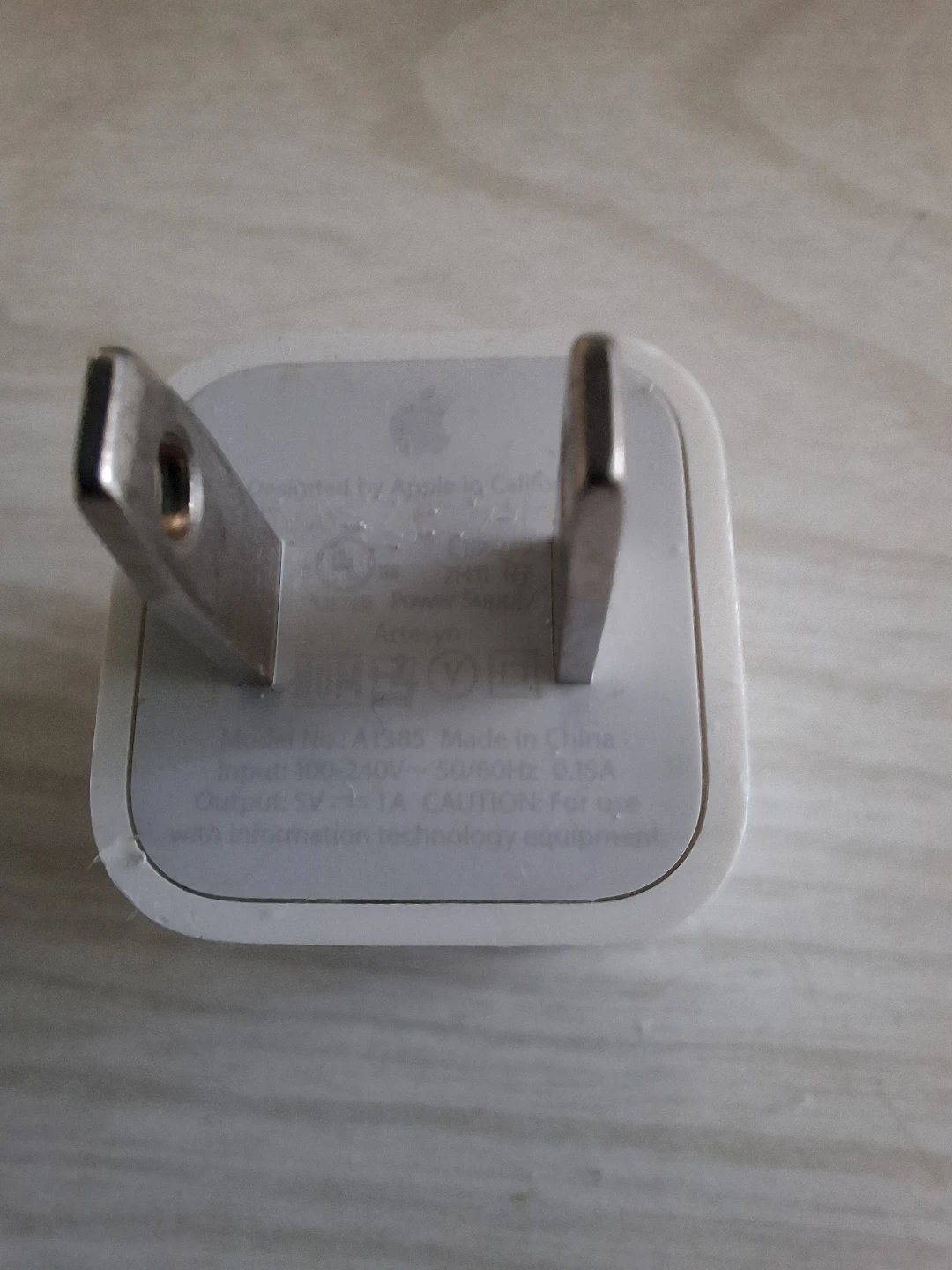 Apple USB Power Adapter 5W A1385 - photo 3