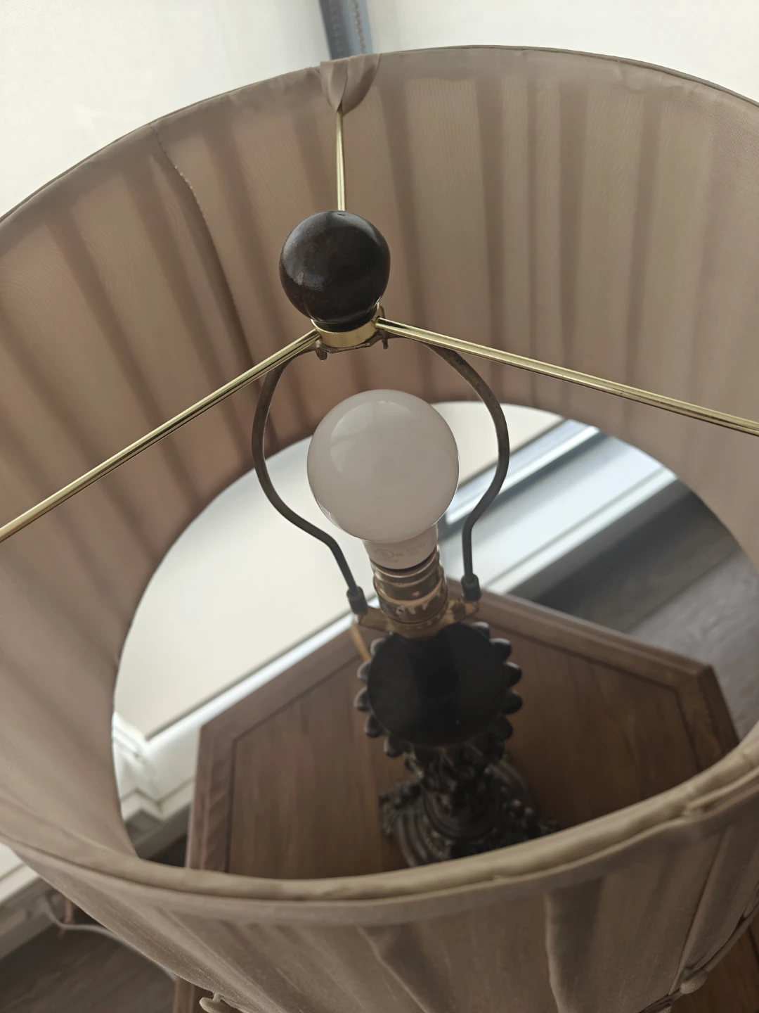 Vintage Table Lamp with Pleated Shade - photo 2