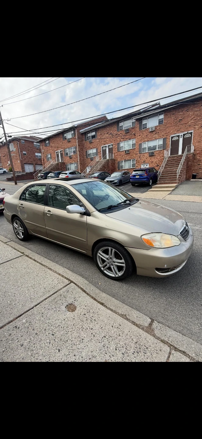 Gold Toyota Corolla Sedan - photo 3