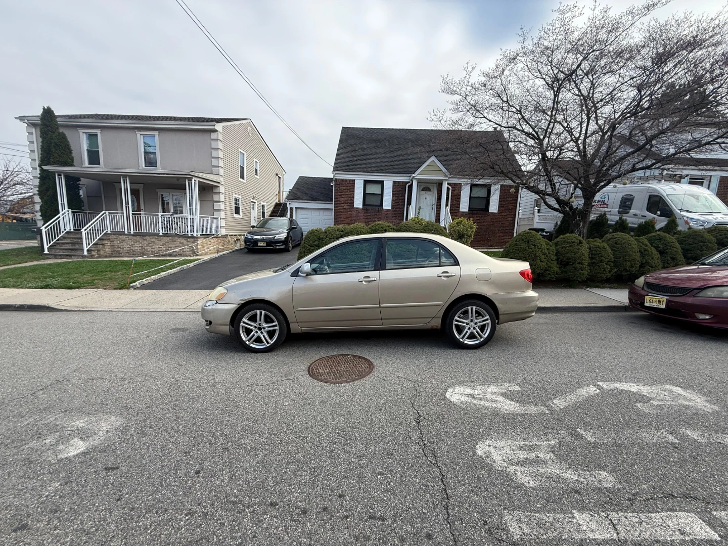 Gold Toyota Corolla Sedan - photo 5