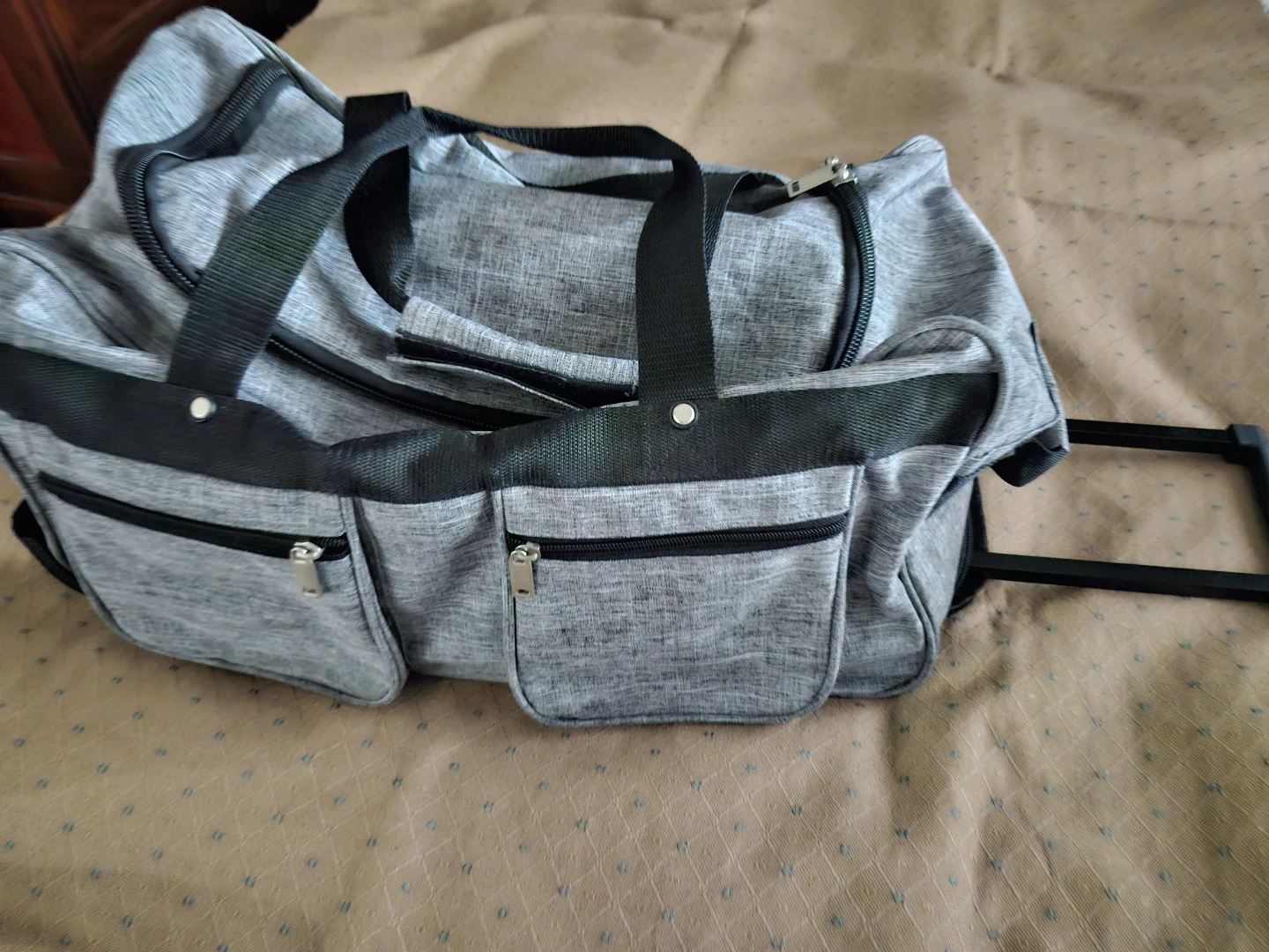 Grey Duffle Bag with Wheels