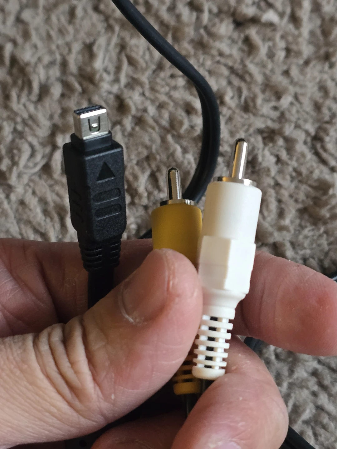 RCA composite video and audio cable - photo 3
