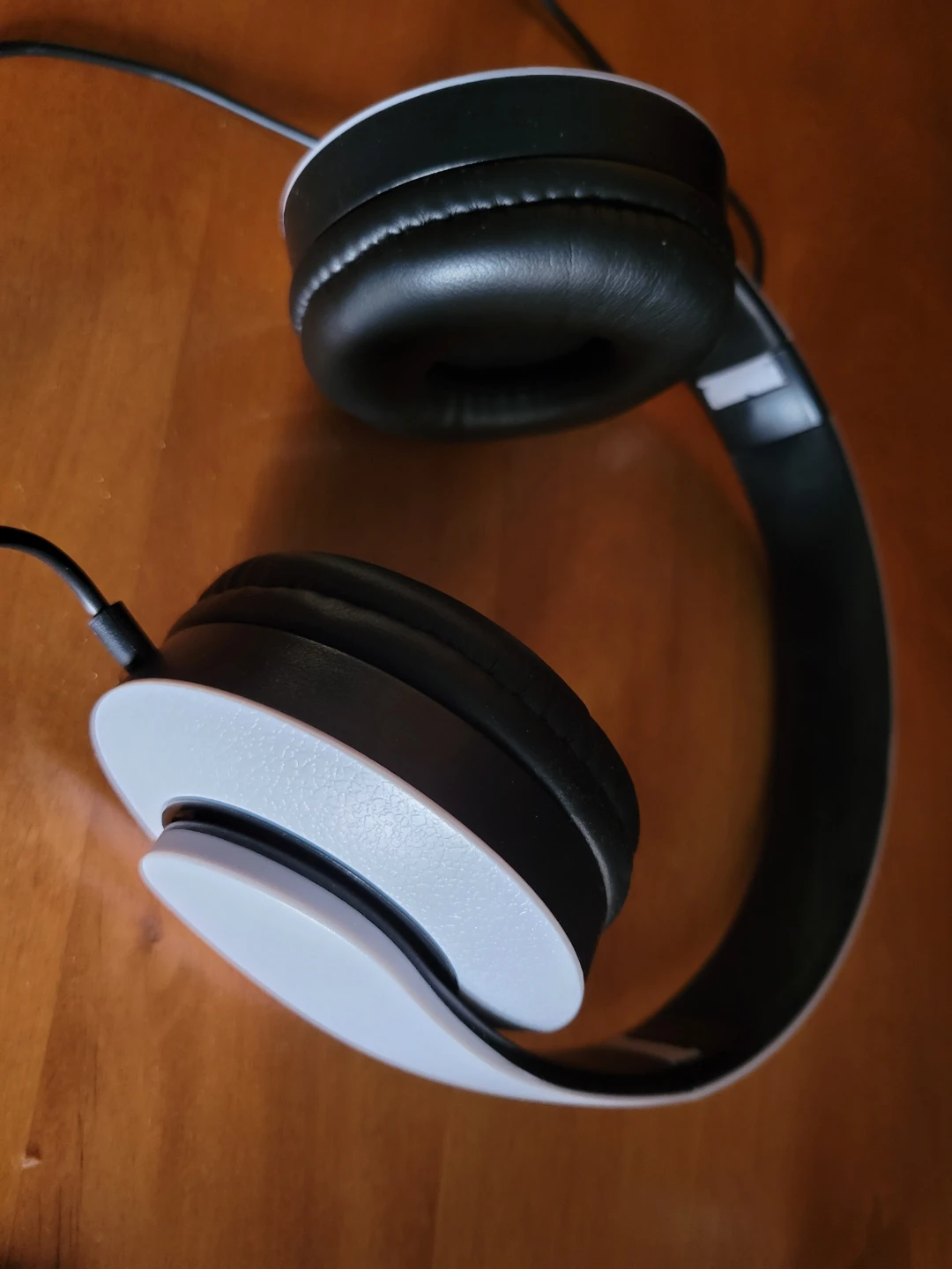 Black and White Over-Ear Headphones - photo 2