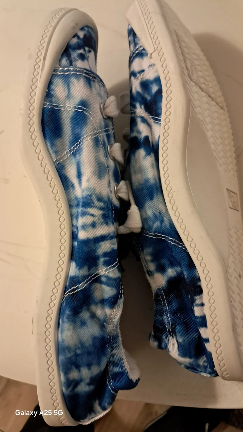 Time and Tru Women's Tie Dye Memory Foam Sneakers Size 8 - photo 5